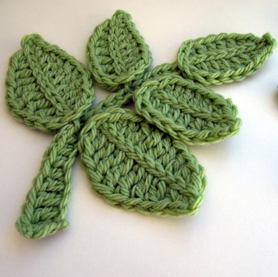 Elliptical Leaf Free Crochet Pattern · Crazy Hands  Crochet leaf patterns,  Crochet leaves, Crochet leaf free pattern